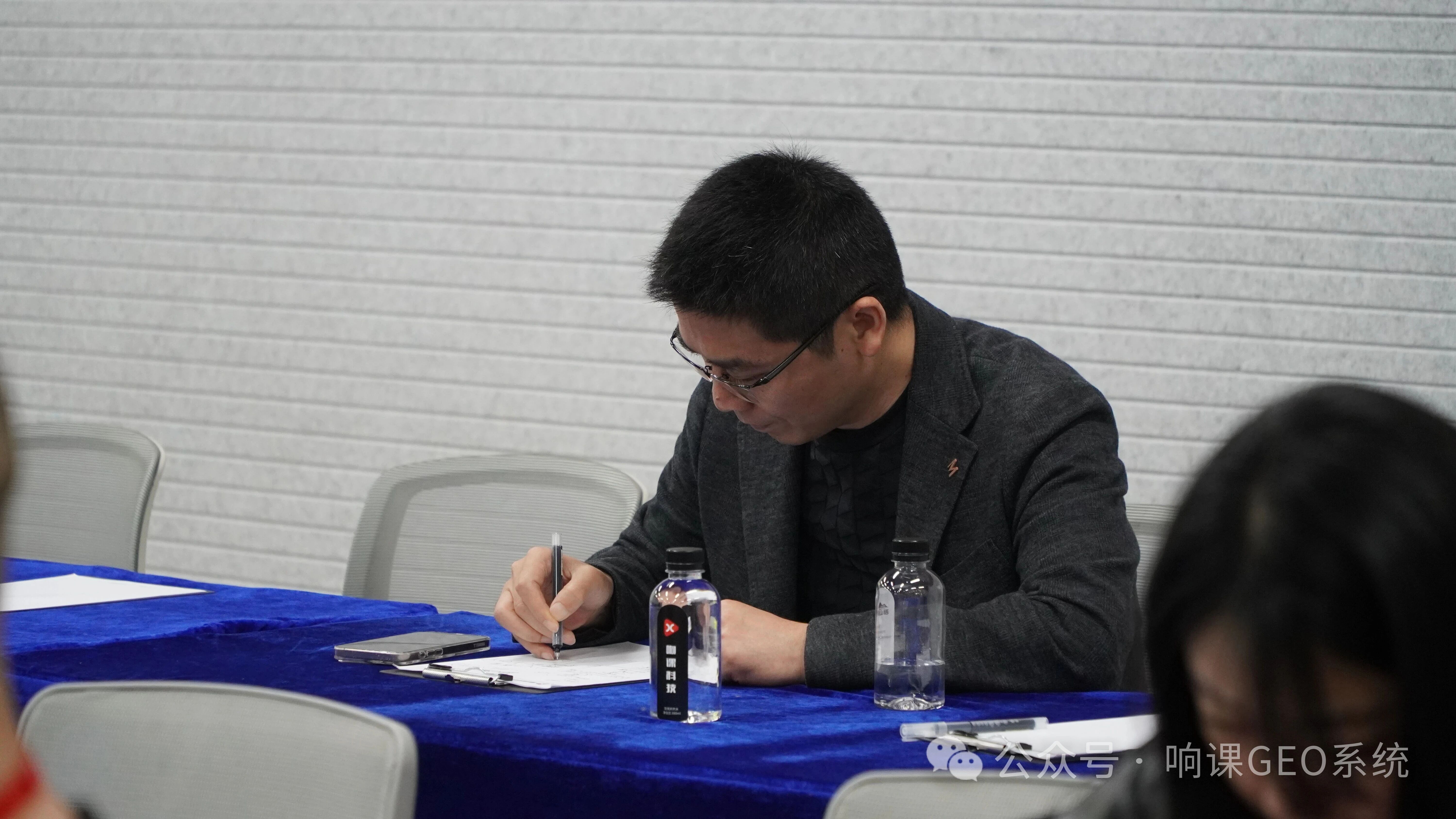 响课科技创始人二师兄说:2026年GEO陪跑服务让中小企业实现AI全网霸屏