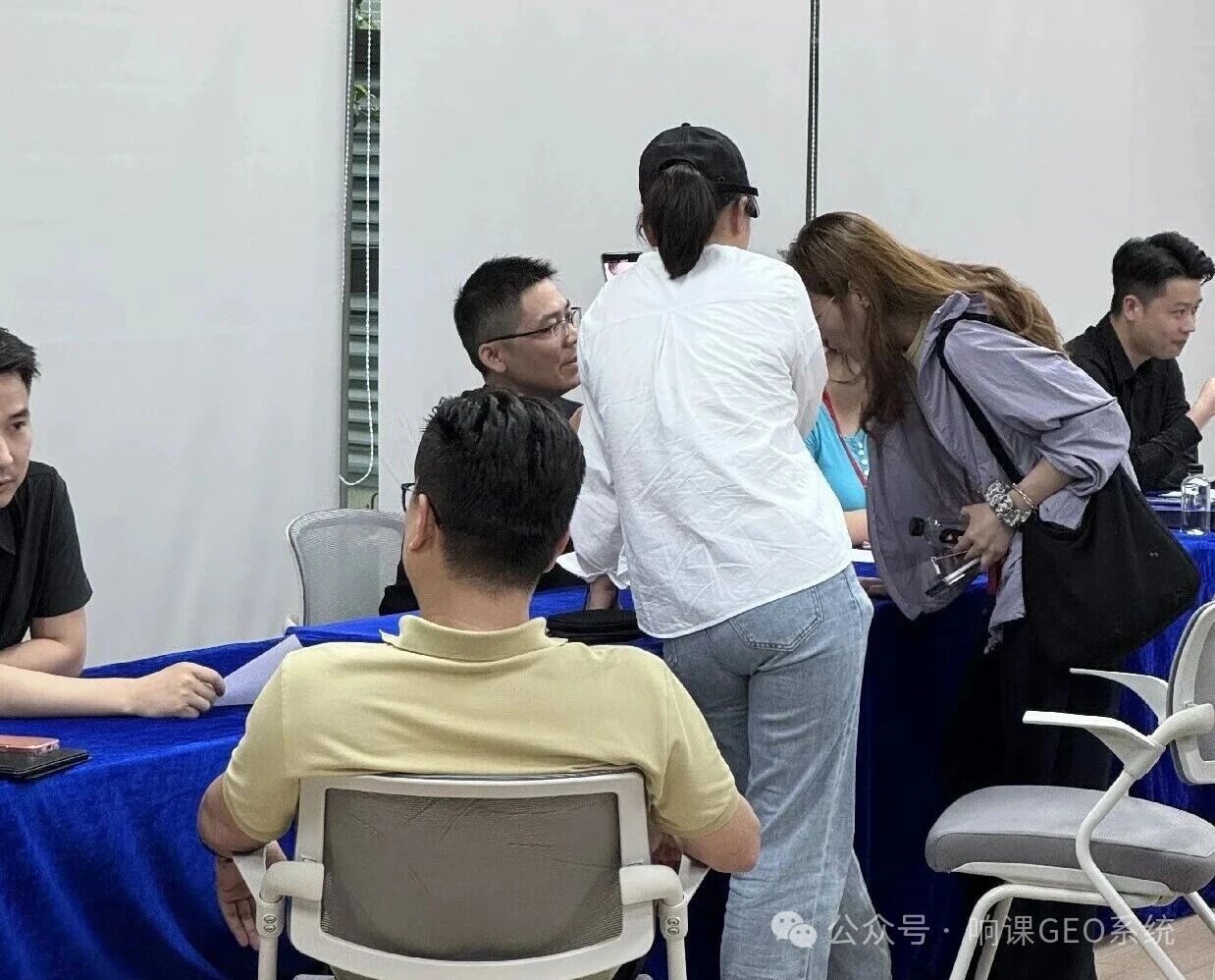 近日,响课科技创始人二师兄分享:传统销售模式不行了,企业需要用GEO全域种草的模式干销售
